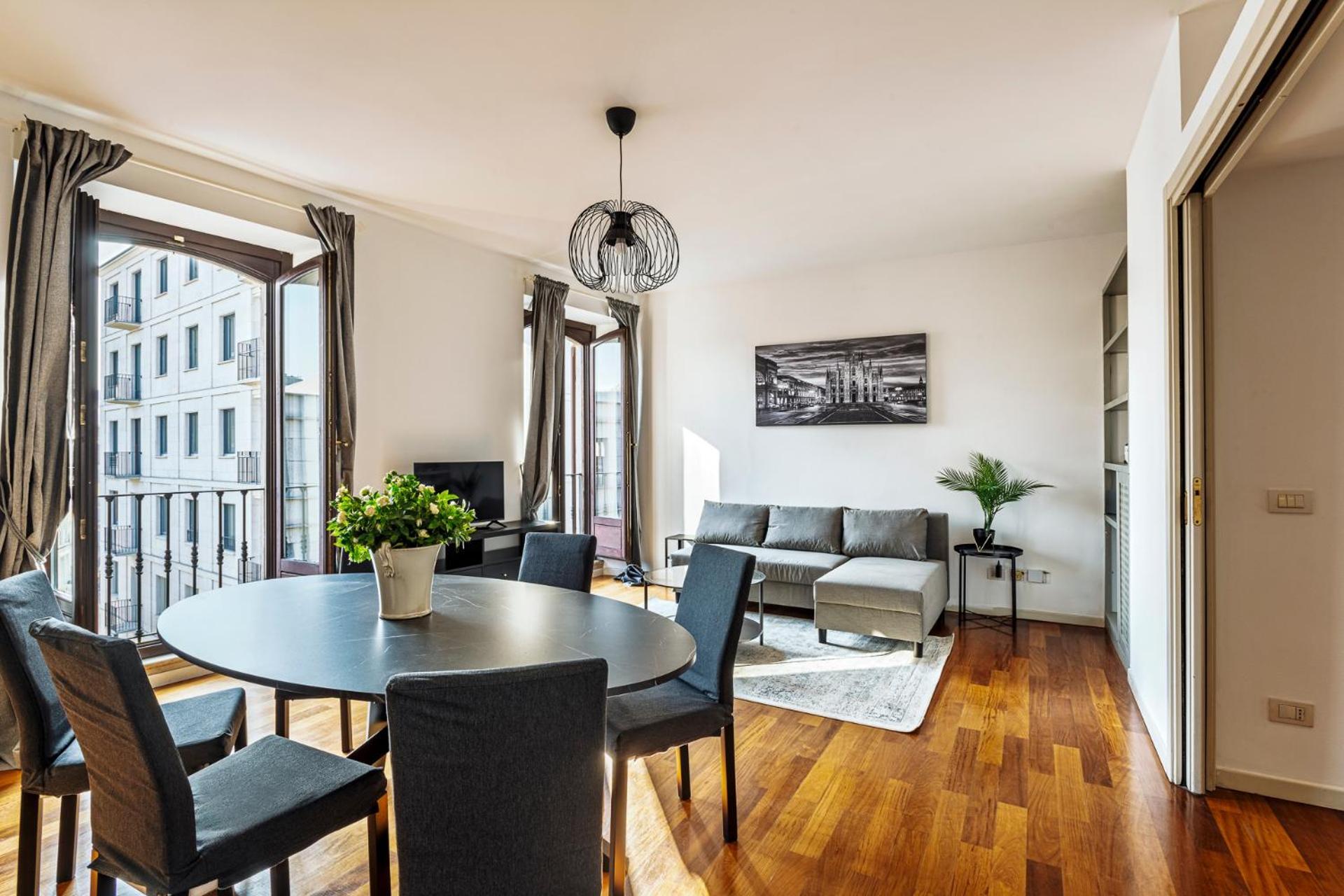 Elegant 2 Bedrooms Apartments Near Duomo Milano Ngoại thất bức ảnh